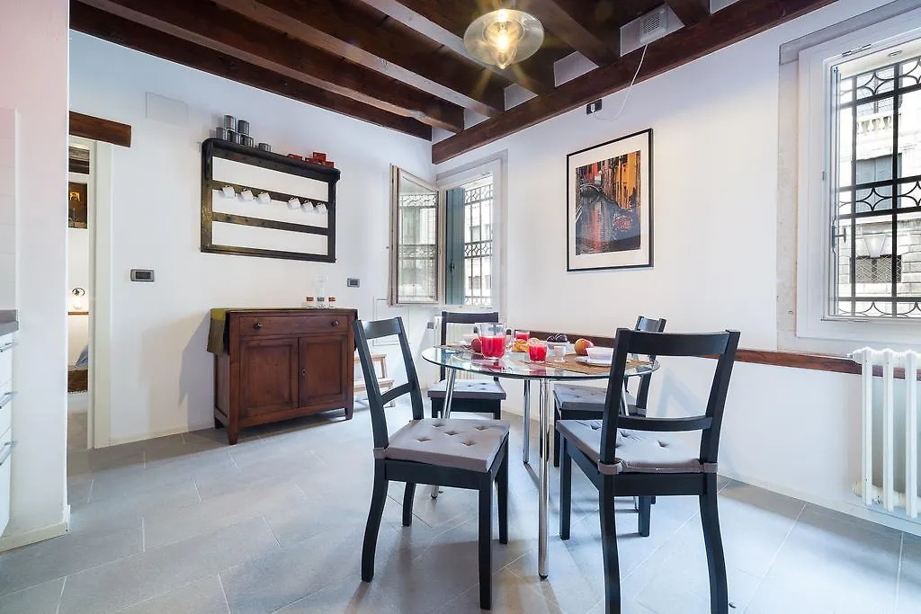 Ve.N.I.Ce Cera Casa Santo Stefano Apartment Venice